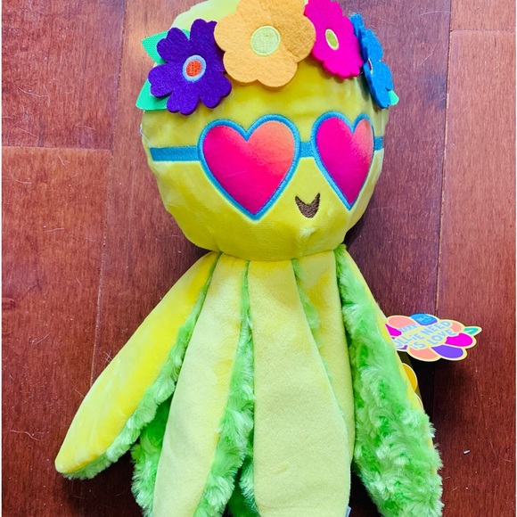 NEW ABSOLUTELY ADORABLE BARK TOY CALLED “OLLIE NEED IS ❤️ LOVE” SIZE LARGE❣️ - Picture 6 of 8